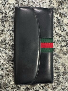 Gucci Black Leather Bifold Wallet with Green Red Web Stripe